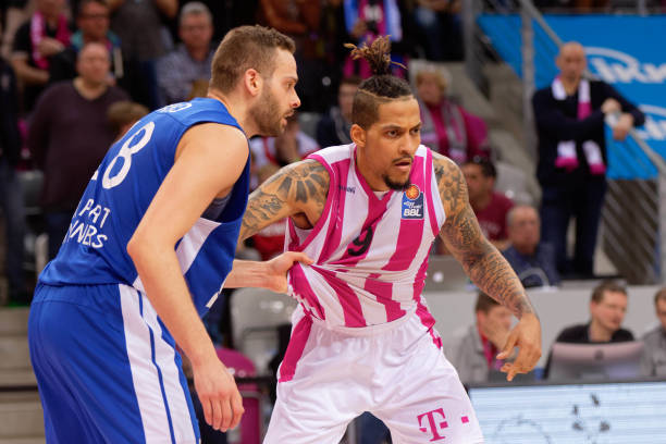 与跳投动作 与跳投动作