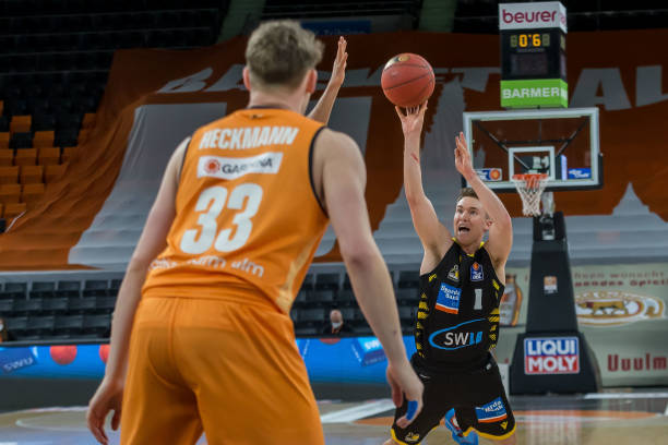 尤其在与对 尤其在与对